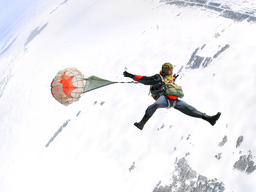 Прыжки с парашютом - Подарки в Москве, подарочные сертификаты | интернет-магазин подарков с доставкой